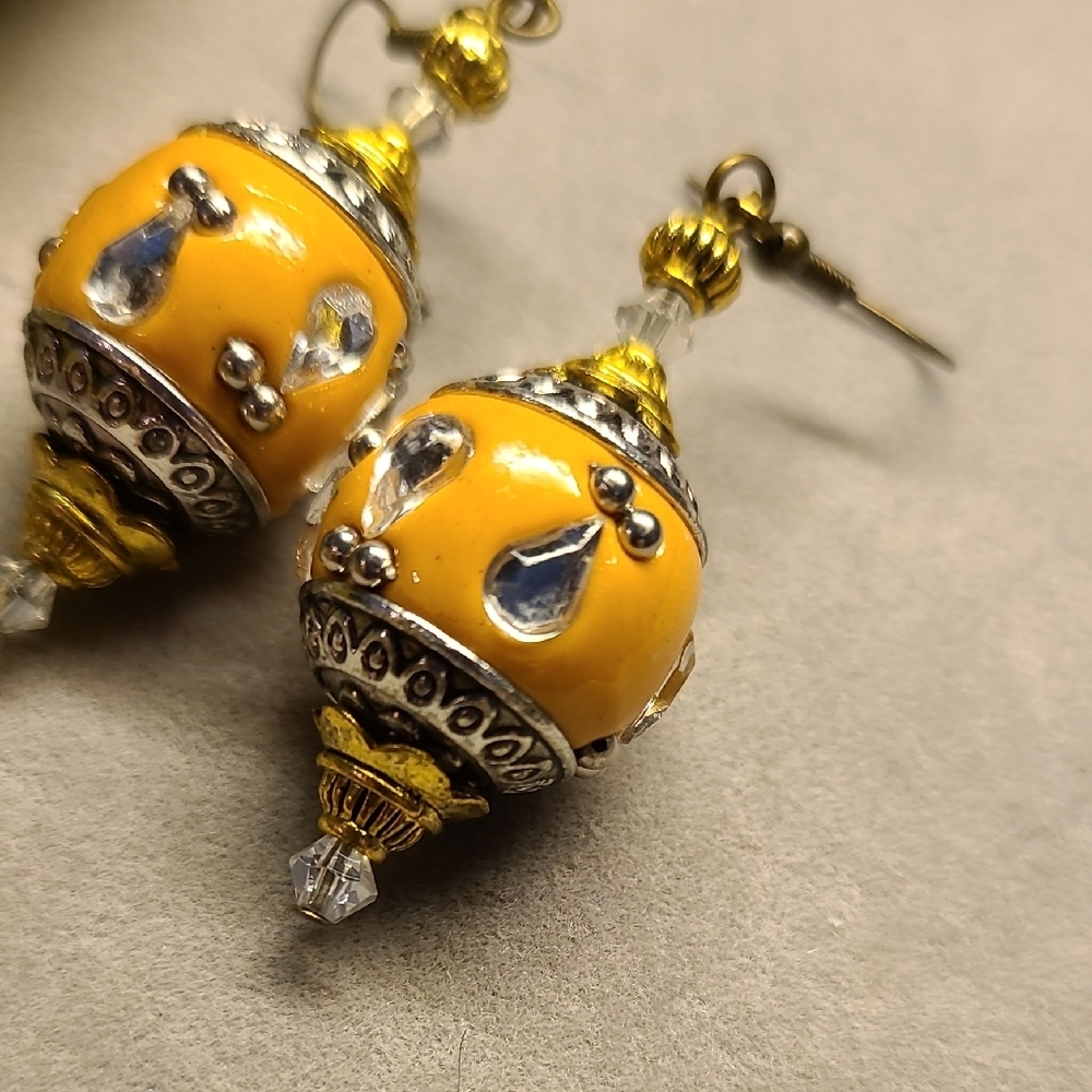 Elegant Peachish/orange and Silver Colored Drop Earrings - Picture 2 of 3